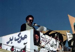 فرصتطلبی آقای موسوی خوئینیها، کمکی به حل مشکلات نمیکند. فرصتطلبی آقای موسوی خوئینیها، کمکی به حل مشکلات نمیکند.