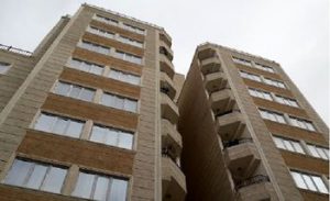 وضعیت مسکن در حال تبدیل شدن به یک بحران بهخصوص در کلانشهرهاست. وضعیت مسکن در حال تبدیل شدن به یک بحران بهخصوص در کلانشهرهاست.